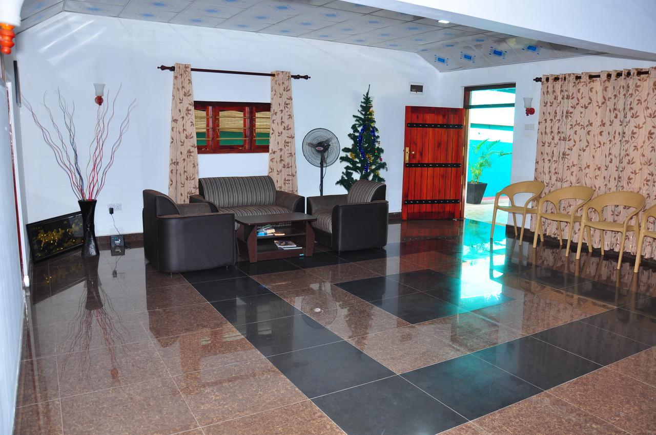 Hotel Camorich Tissamaharama Esterno foto