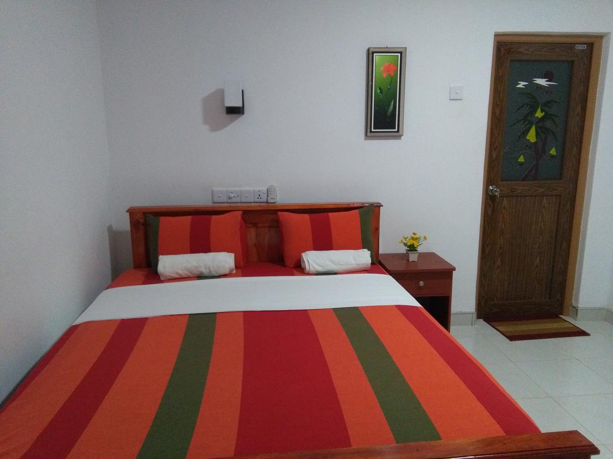 Hotel Camorich Tissamaharama Esterno foto