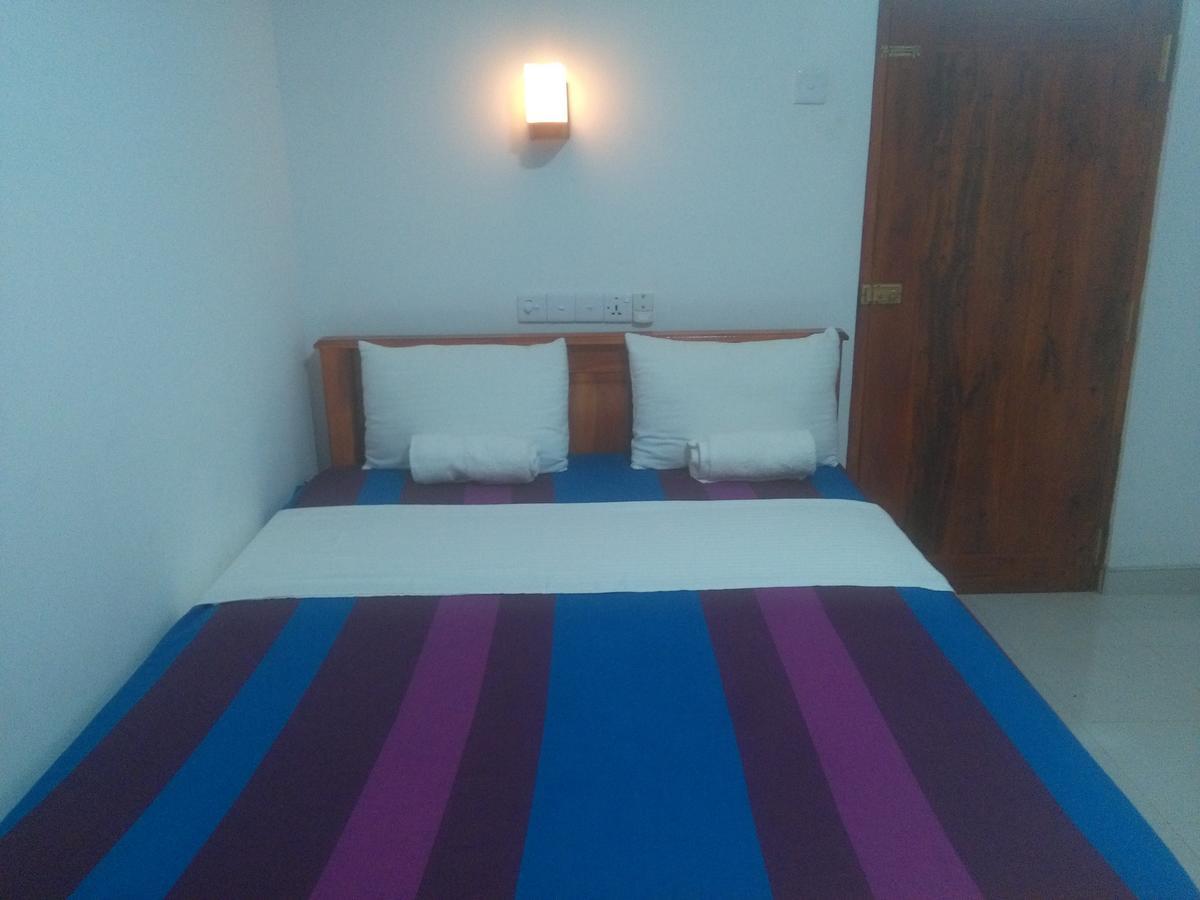 Hotel Camorich Tissamaharama Esterno foto