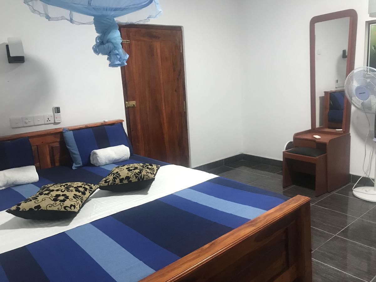 Hotel Camorich Tissamaharama Esterno foto
