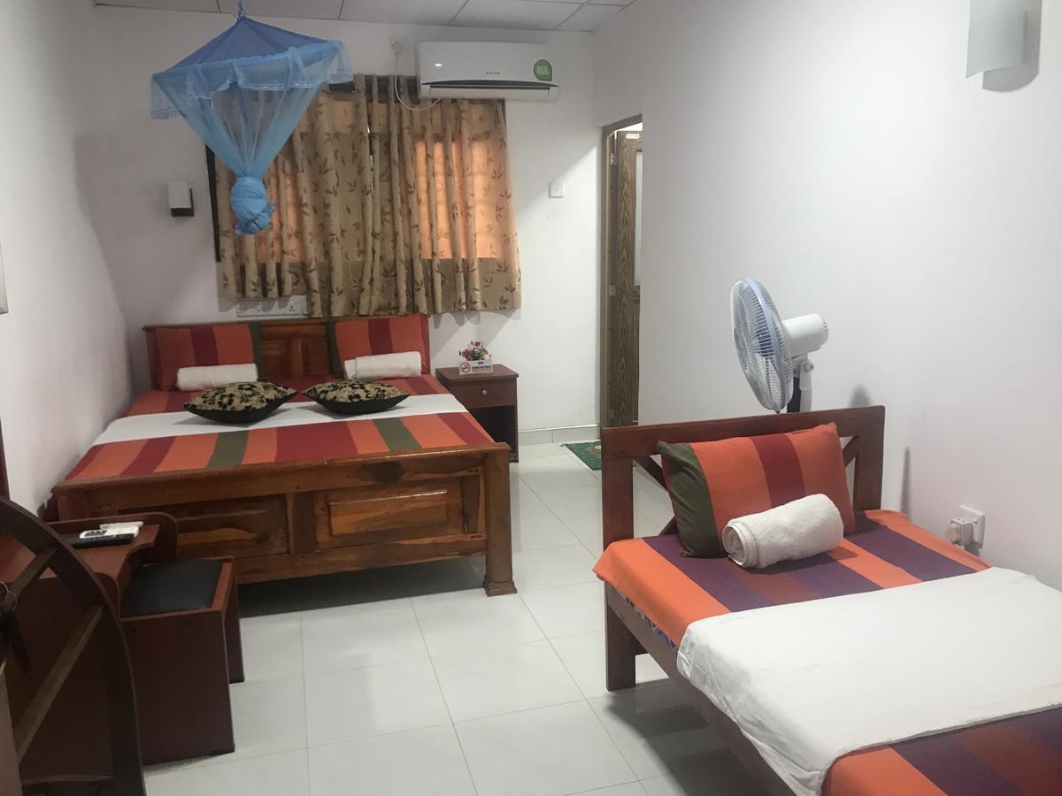 Hotel Camorich Tissamaharama Esterno foto
