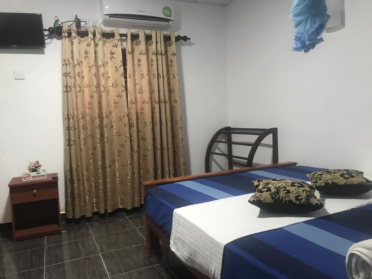 Hotel Camorich Tissamaharama Esterno foto