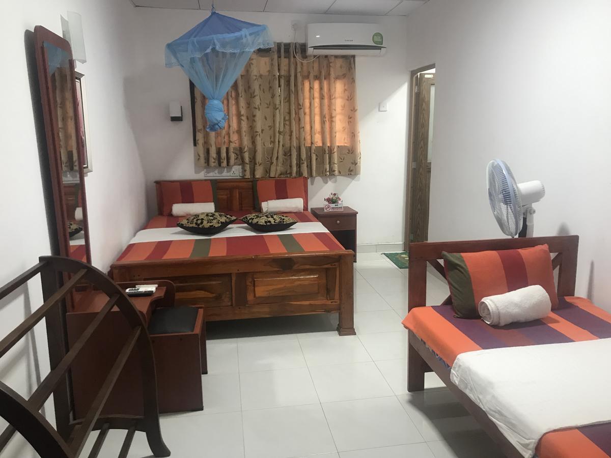 Hotel Camorich Tissamaharama Esterno foto
